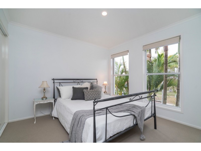 21 Ardel Place, Sandstone Point QLD 4511