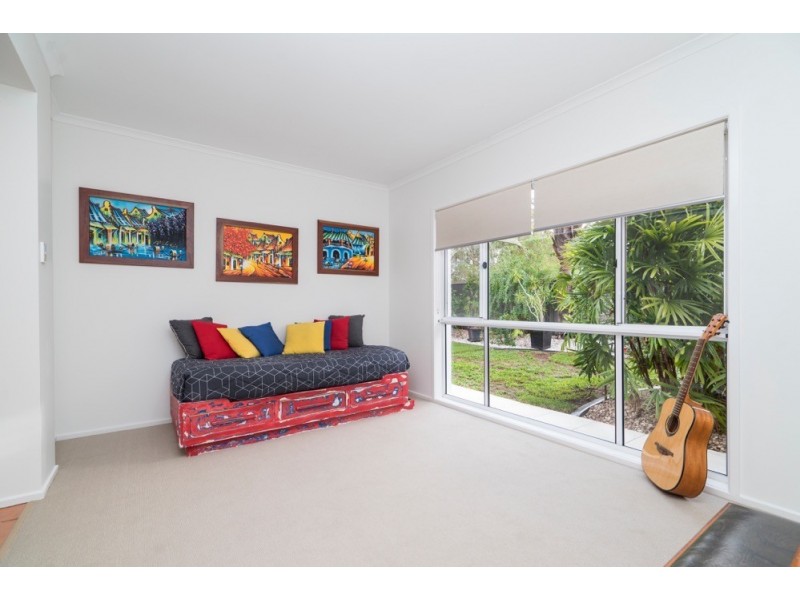 21 Ardel Place, Sandstone Point QLD 4511