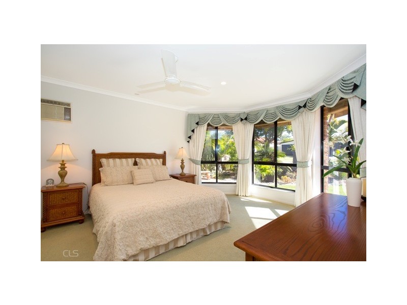 9 Scarborough Court, Sandstone Point QLD 4511