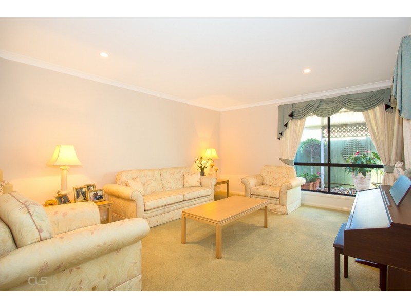 9 Scarborough Court, Sandstone Point QLD 4511