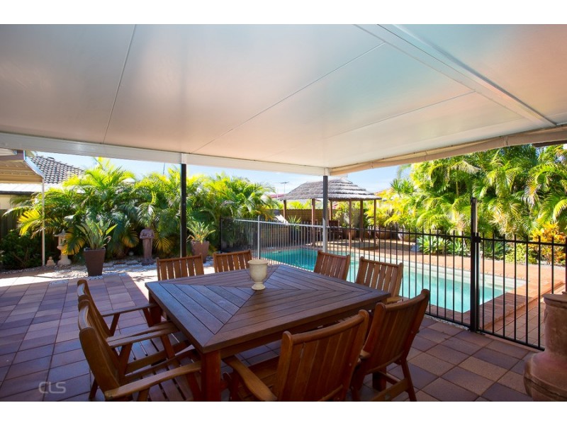 9 Scarborough Court, Sandstone Point QLD 4511