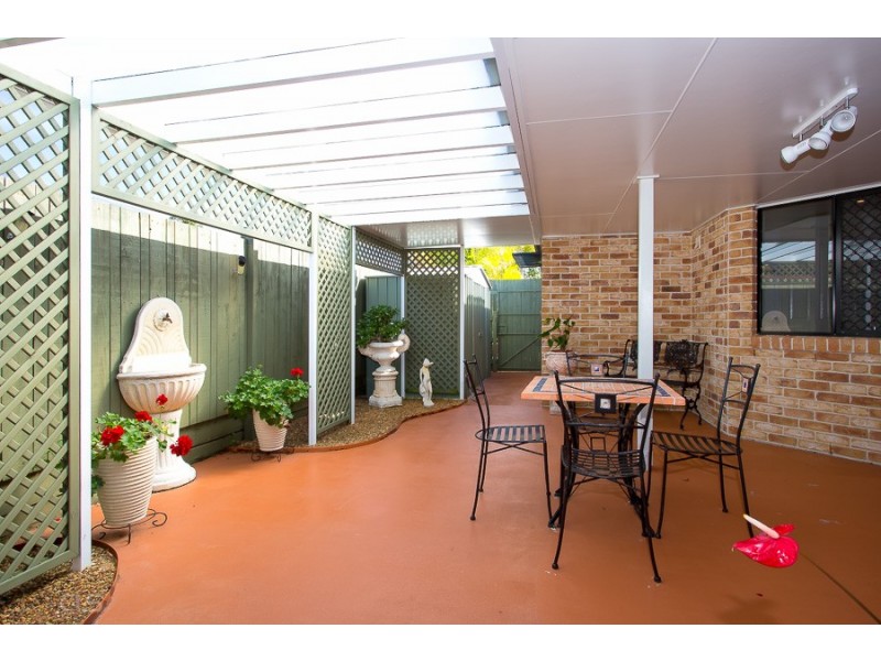 9 Scarborough Court, Sandstone Point QLD 4511