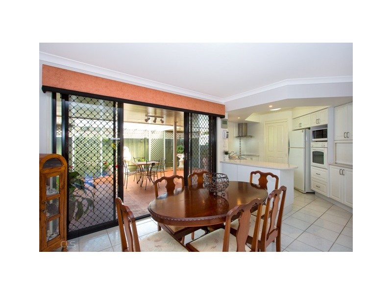 9 Scarborough Court, Sandstone Point QLD 4511