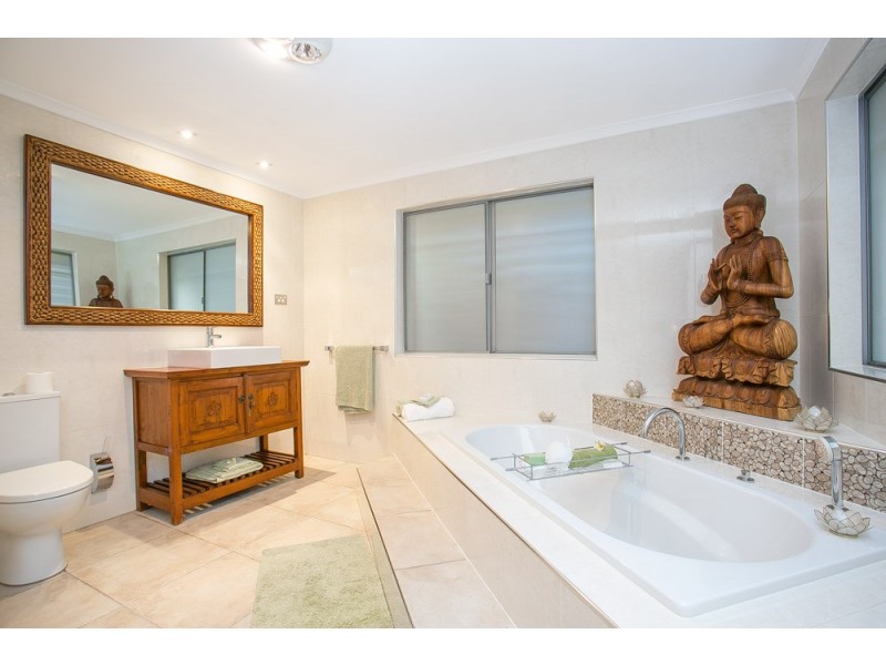 8 Hinkler Parade, Maroochydore QLD 4558