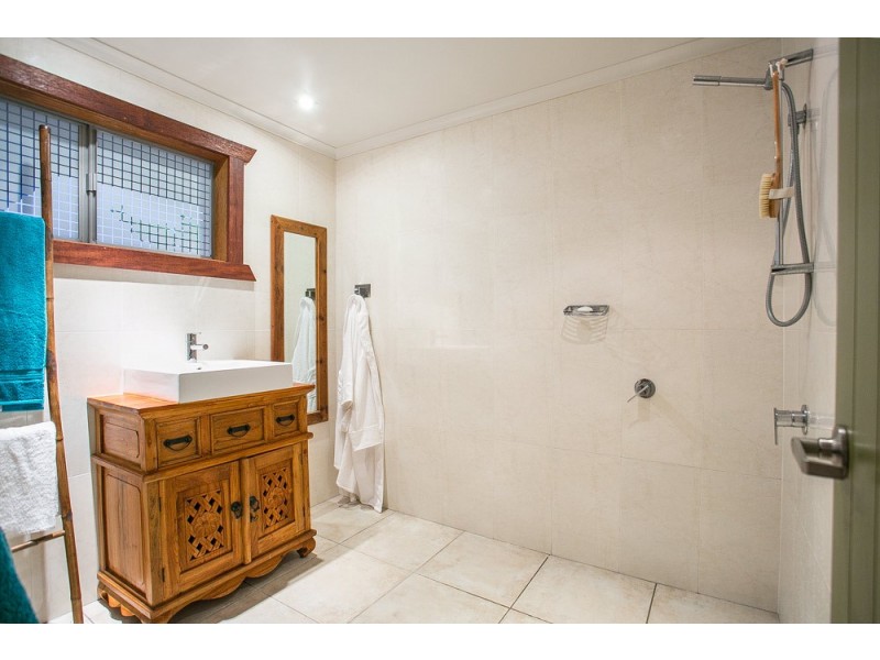 8 Hinkler Parade, Maroochydore QLD 4558