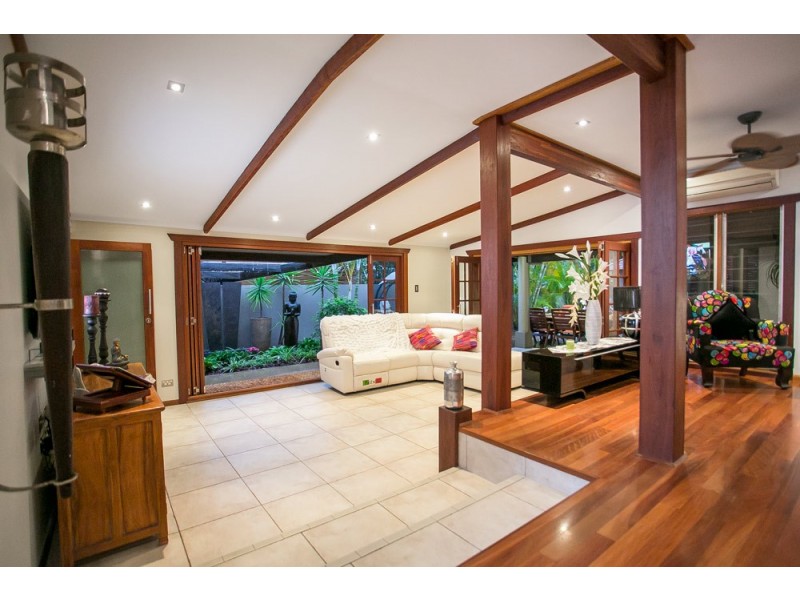 8 Hinkler Parade, Maroochydore QLD 4558