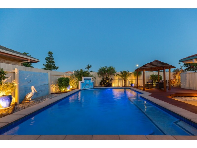 2 Headsail Drive, Banksia Beach QLD 4507
