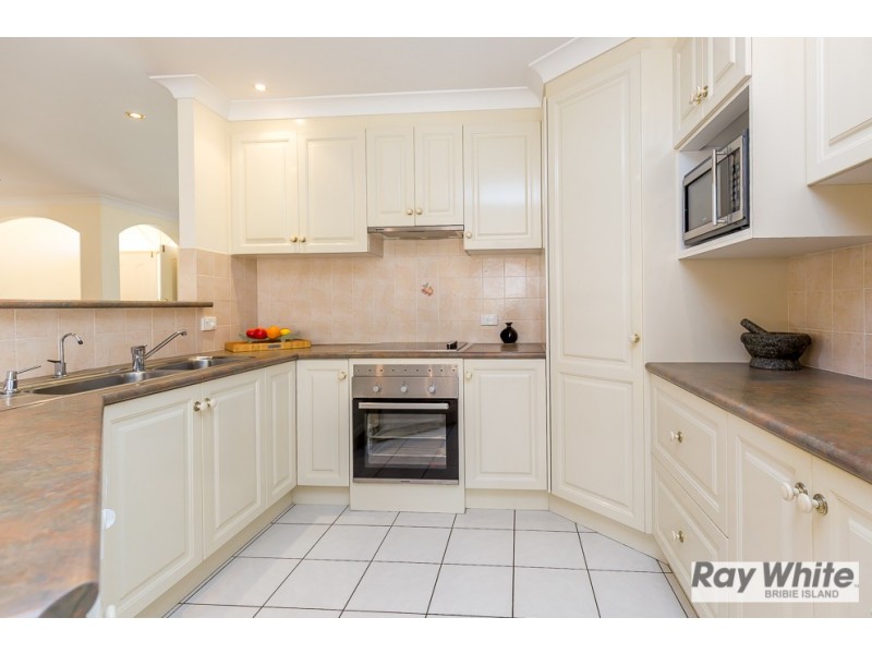 2 Headsail Drive, Banksia Beach QLD 4507