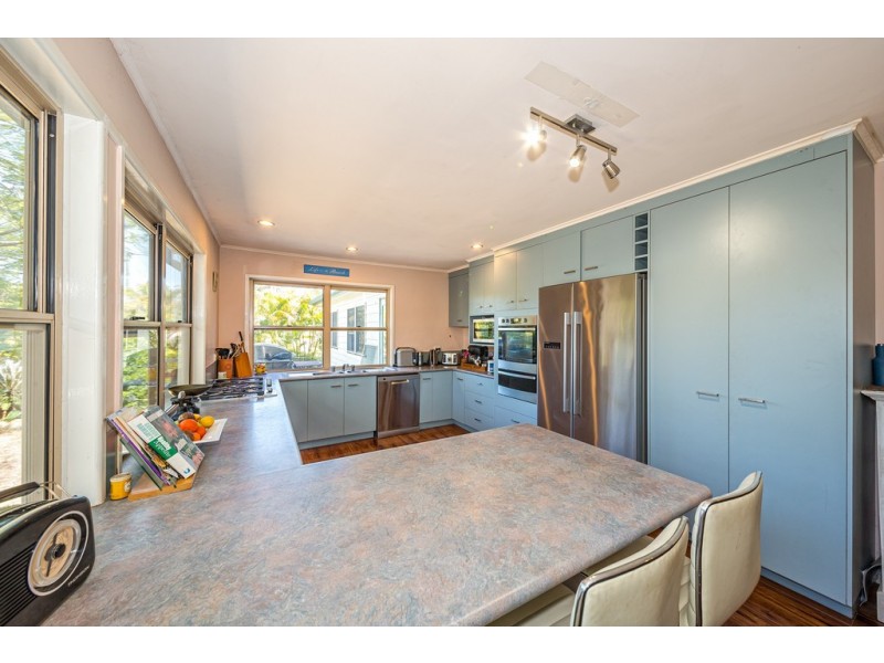 18 Ford Street, Bongaree QLD 4507