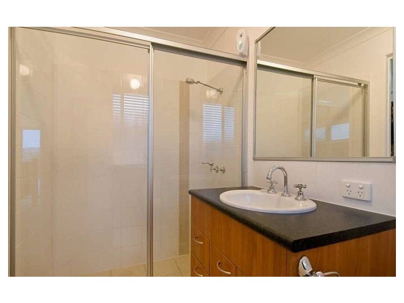 250 Bestmann Road, Sandstone Point QLD 4511