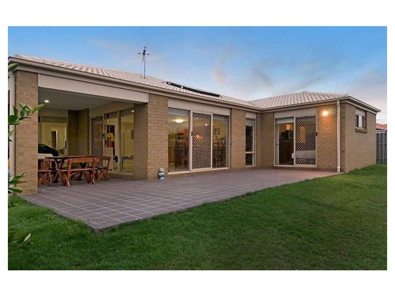 250 Bestmann Road, Sandstone Point QLD 4511