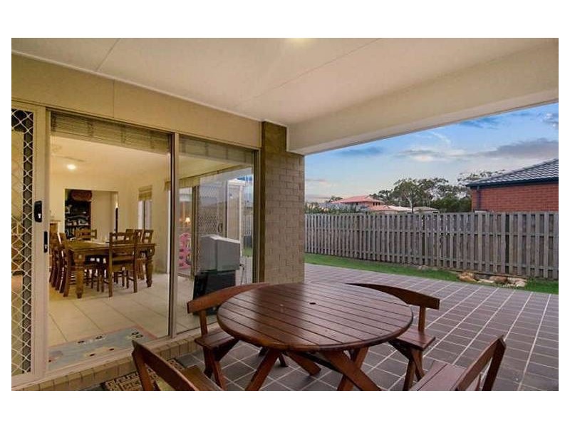 250 Bestmann Road, Sandstone Point QLD 4511