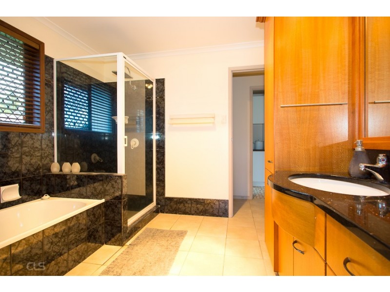 56 Relesah Dr, Ningi QLD 4511