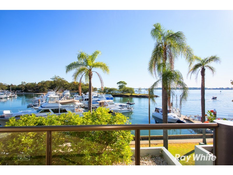 10/9-11 Spinnaker Drive, Sandstone Point QLD 4511