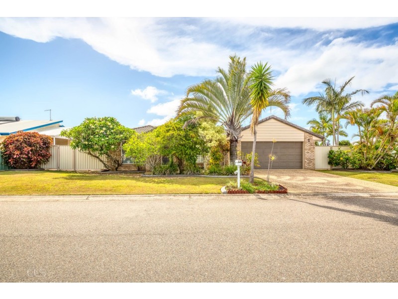 2 Loftus Place, Sandstone Point QLD 4511