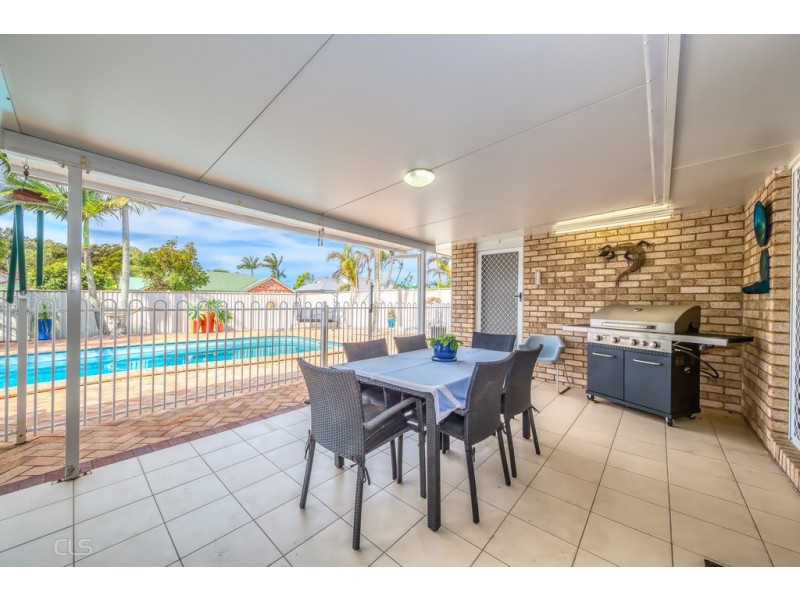 2 Loftus Place, Sandstone Point QLD 4511