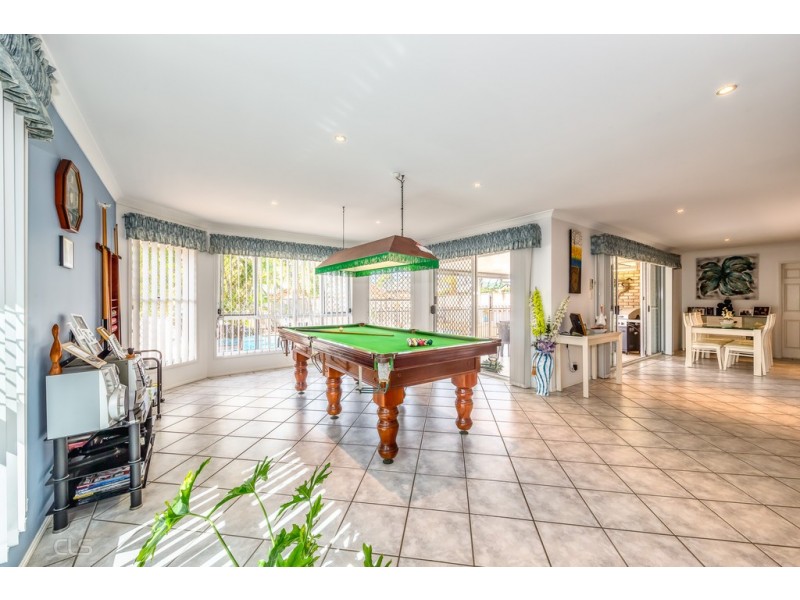 2 Loftus Place, Sandstone Point QLD 4511