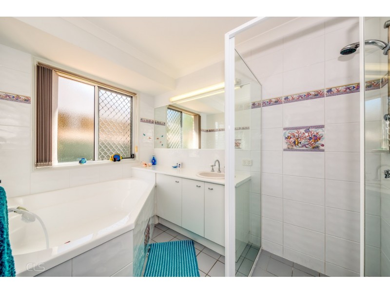 2 Loftus Place, Sandstone Point QLD 4511