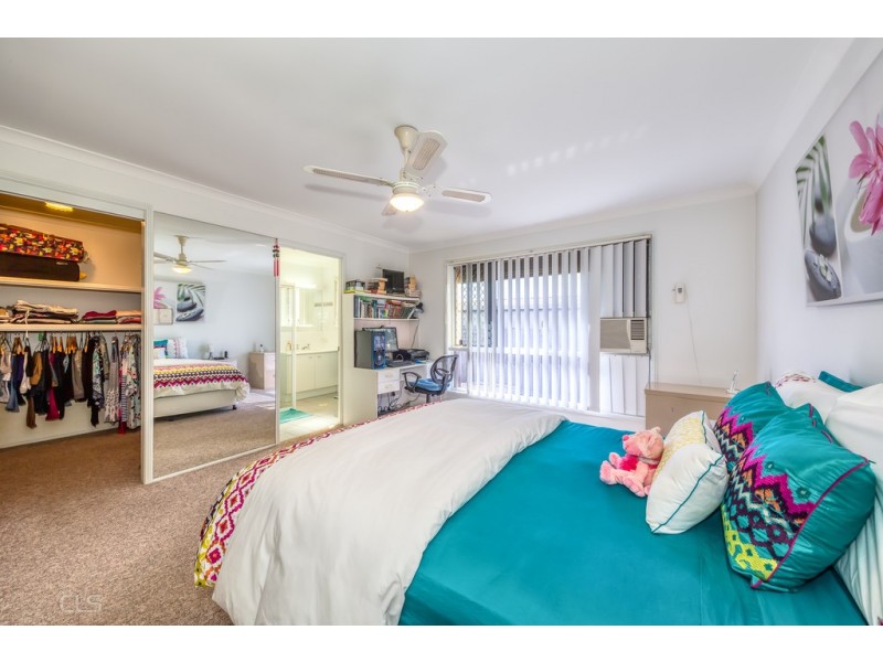 2 Loftus Place, Sandstone Point QLD 4511