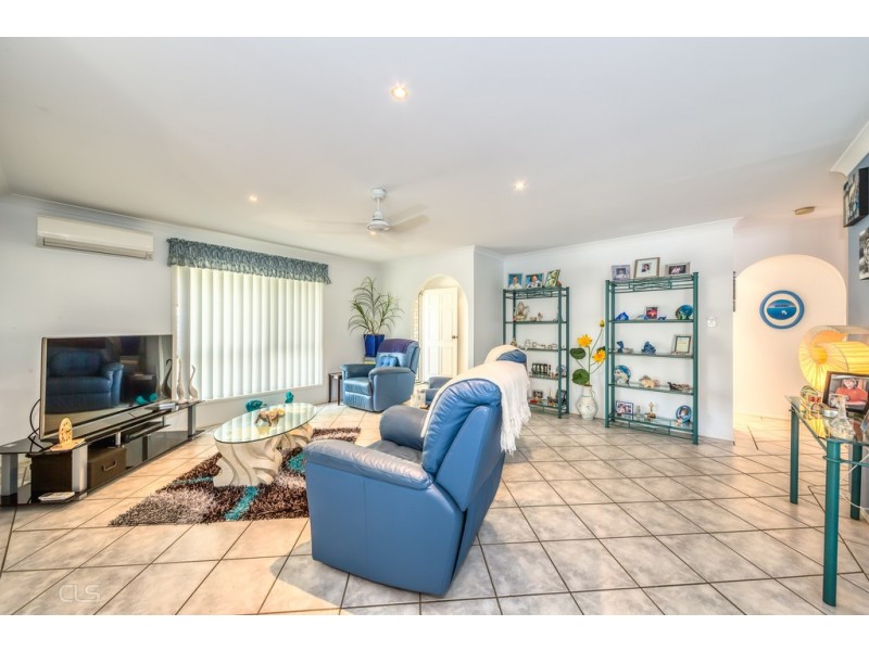 2 Loftus Place, Sandstone Point QLD 4511