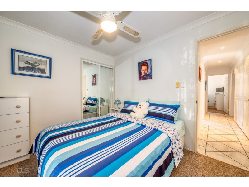 2 Loftus Place, Sandstone Point QLD 4511