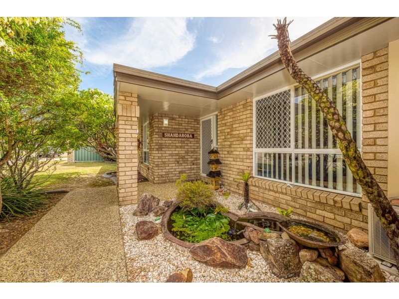 2 Loftus Place, Sandstone Point QLD 4511