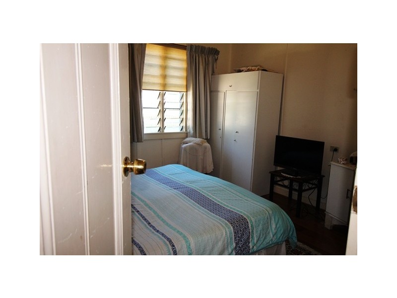 8 Bonham Street, Bongaree QLD 4507