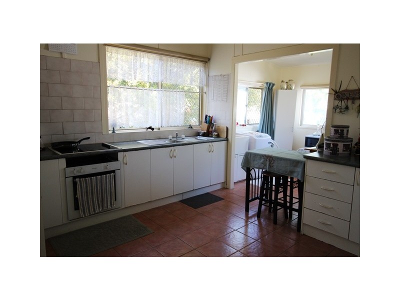 8 Bonham Street, Bongaree QLD 4507