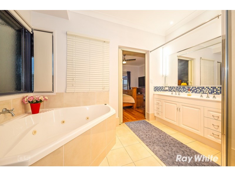 15 Voyagers Drive, Banksia Beach QLD 4507
