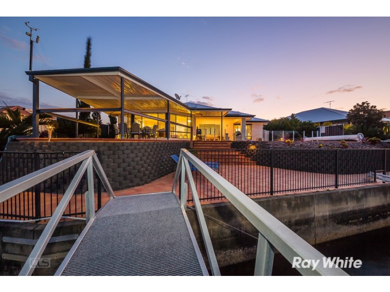15 Voyagers Drive, Banksia Beach QLD 4507