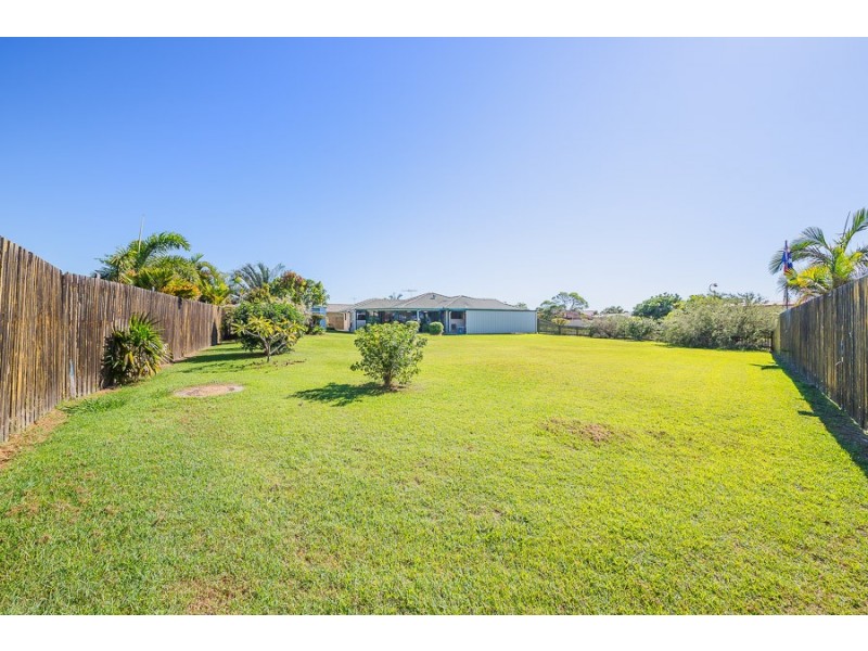 13 Queenscliff  Court, Sandstone Point QLD 4511