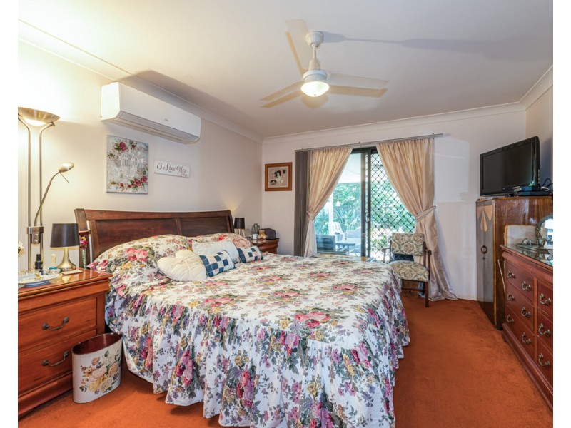 6 Tallow Court, Sandstone Point QLD 4511