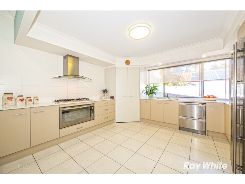 17 Captain Cook Drive, Banksia Beach QLD 4507