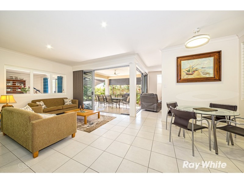 17 Captain Cook Drive, Banksia Beach QLD 4507