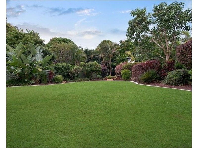 7 Whitby Court, Banksia Beach QLD 4507
