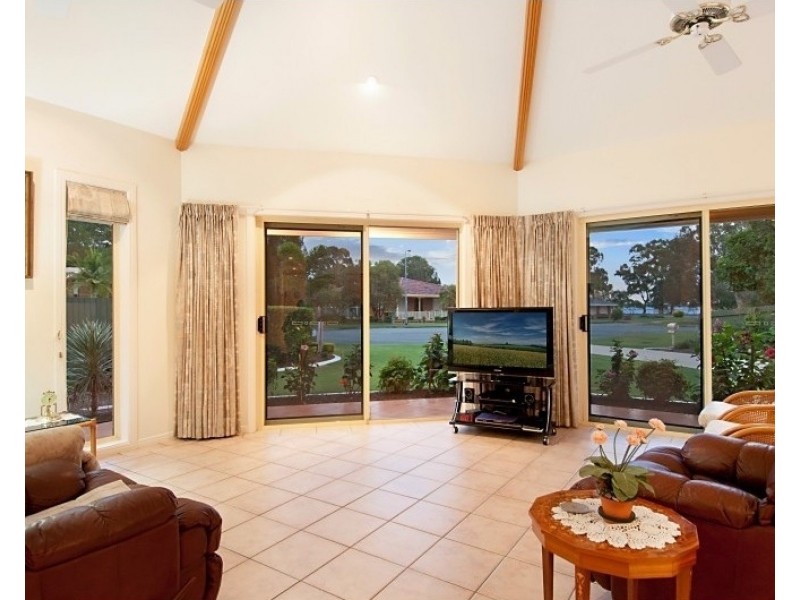 7 Whitby Court, Banksia Beach QLD 4507