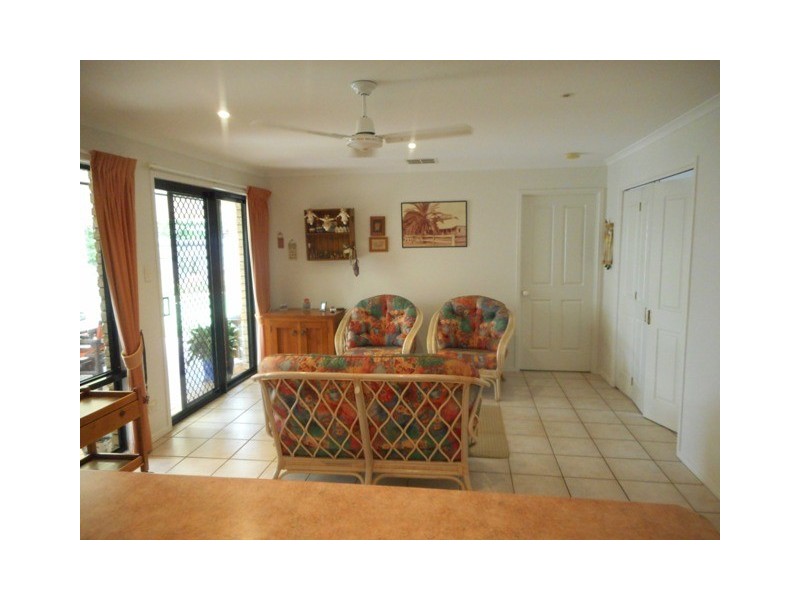 6 Leeward Place, Banksia Beach QLD 4507