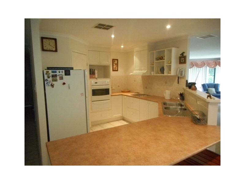 6 Leeward Place, Banksia Beach QLD 4507