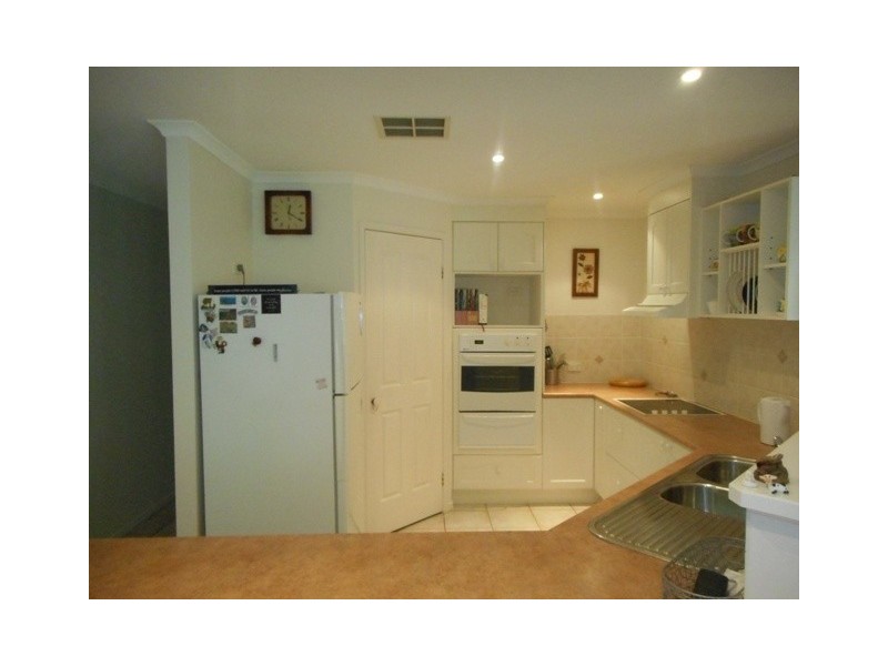 6 Leeward Place, Banksia Beach QLD 4507