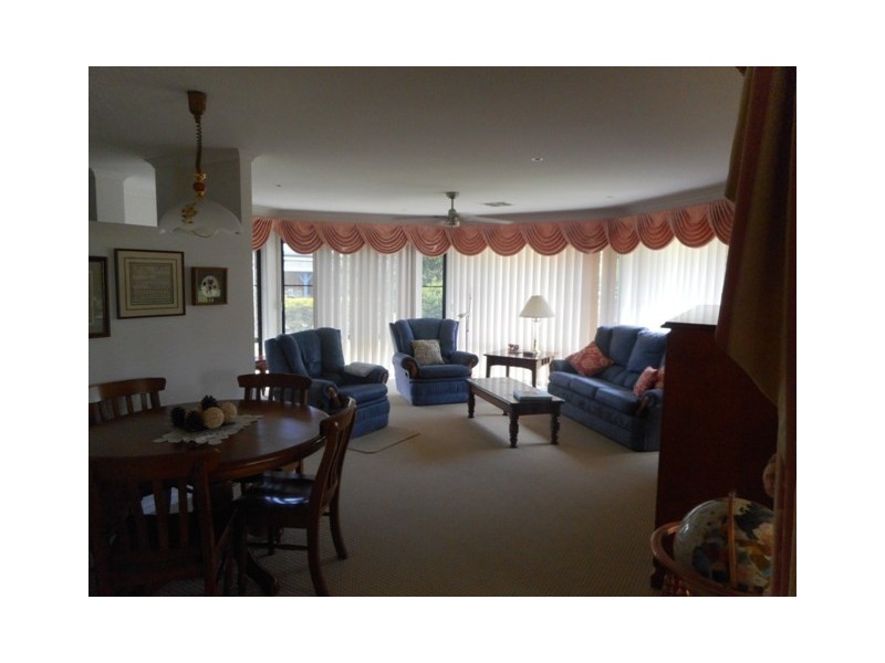 6 Leeward Place, Banksia Beach QLD 4507