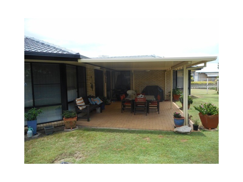 6 Leeward Place, Banksia Beach QLD 4507