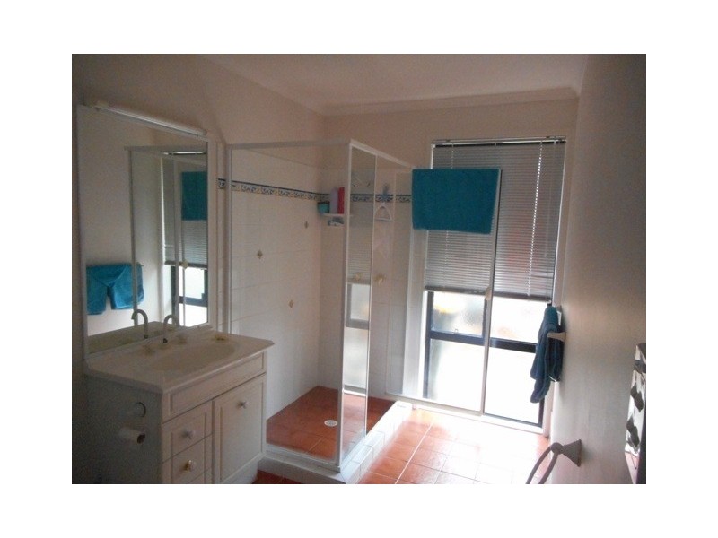 6 Leeward Place, Banksia Beach QLD 4507