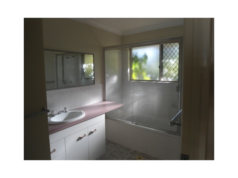 105 Ningi Esplanade, Ningi QLD 4511