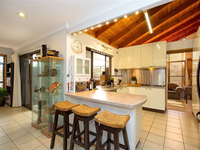 16 Flinders Street, Bongaree QLD 4507