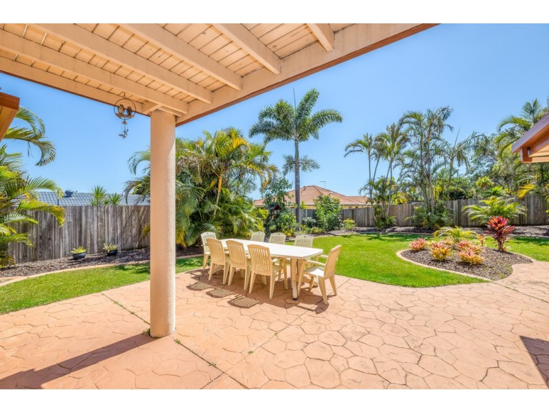 6 Headsail Drive, Banksia Beach QLD 4507