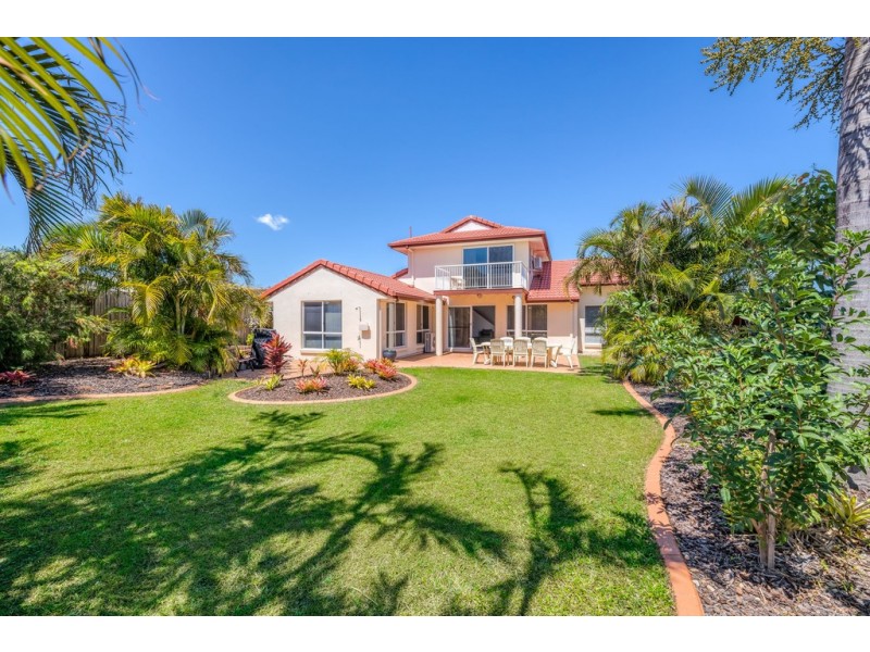 6 Headsail Drive, Banksia Beach QLD 4507