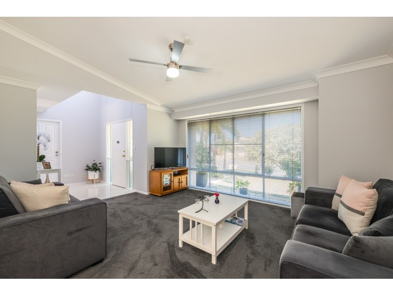 6 Headsail Drive, Banksia Beach QLD 4507