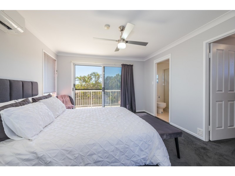 6 Headsail Drive, Banksia Beach QLD 4507