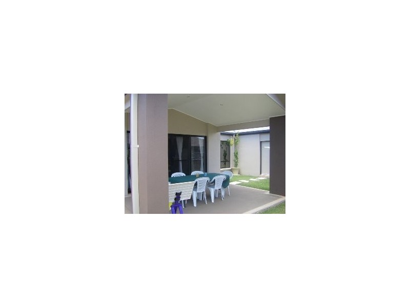 Sandstone Point QLD 4511