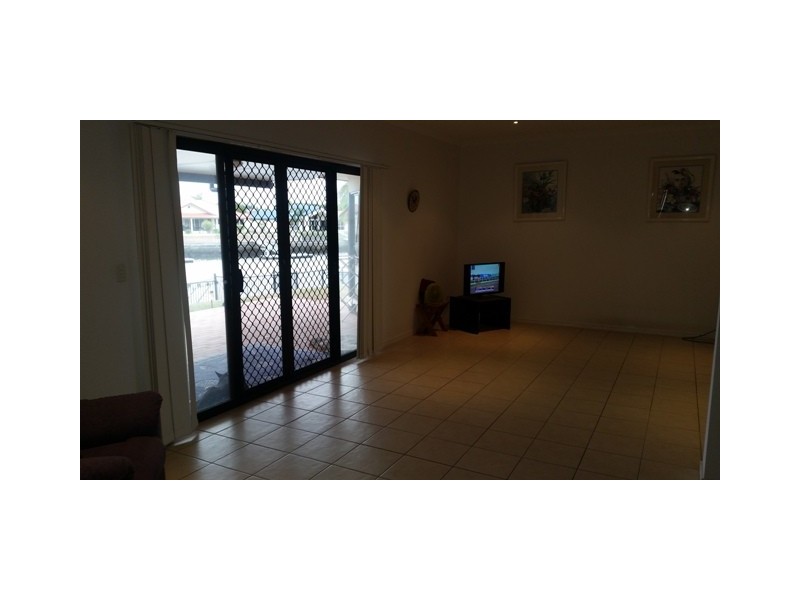 30 Topsail Circuit, Banksia Beach QLD 4507